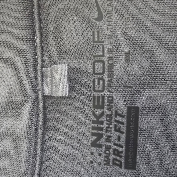 Nike Golf Lightweight 1/4 Zip Pullover - Picture 3 of 7
